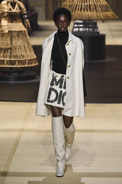 Look 13